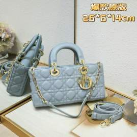 Picture of Dior Handbags _SKUfw238915851fw